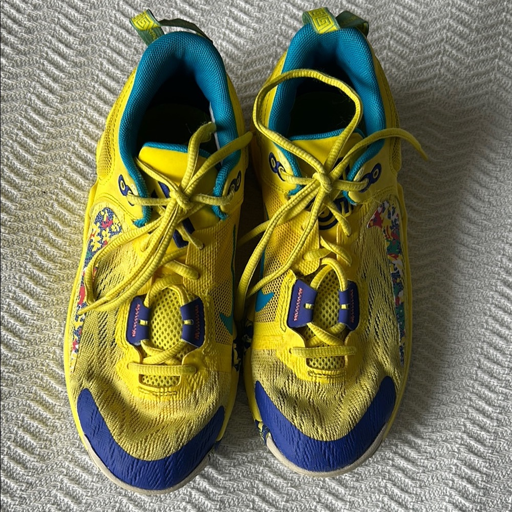 Nike Giannis Immortality 2 Basketball Shoes Size 4.5Y